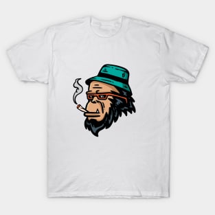 Chimpanzee smoking T-Shirt